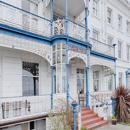 Whitehouse Hotel Ландъндо Екстериор снимка