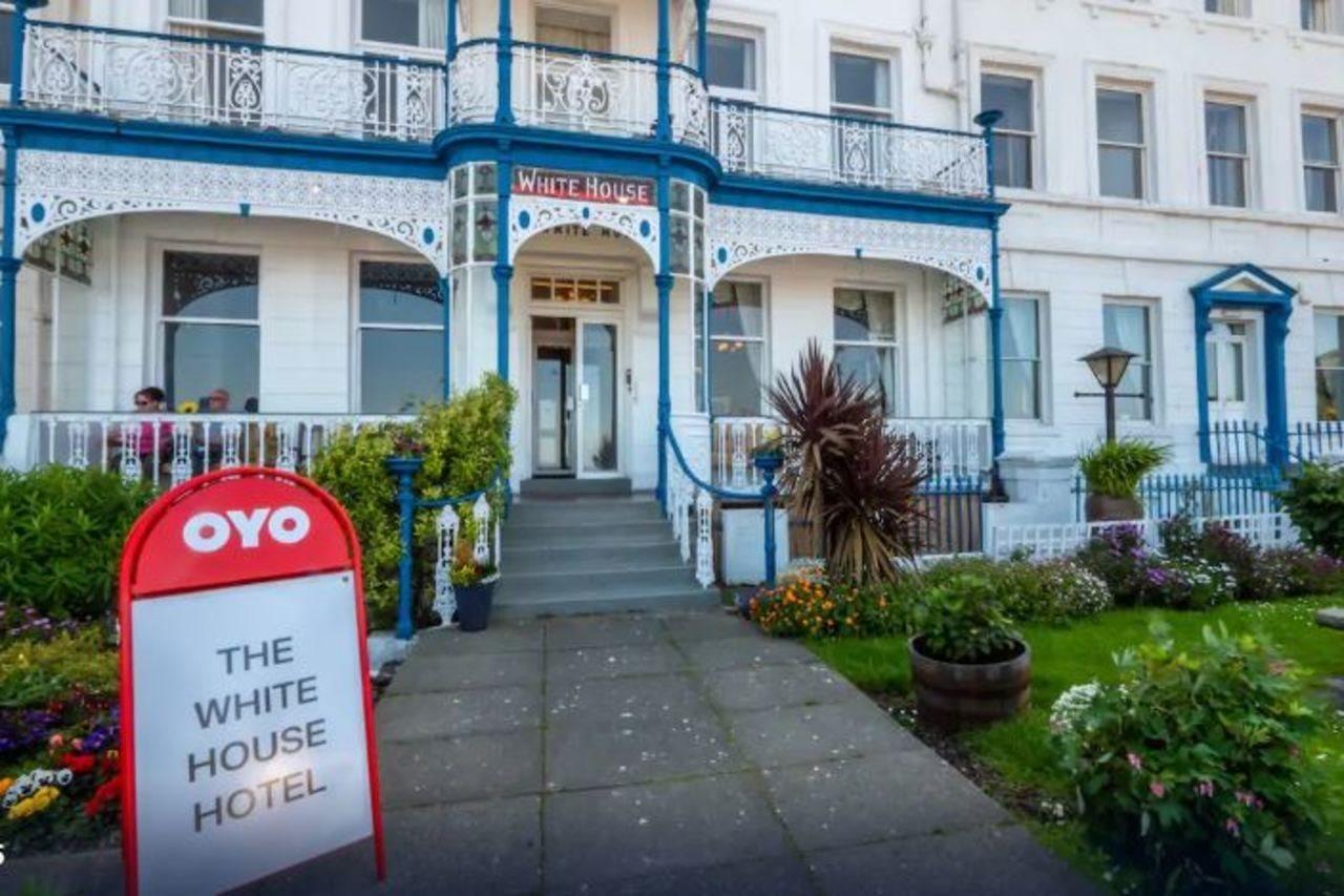 Whitehouse Hotel Ландъндо Екстериор снимка