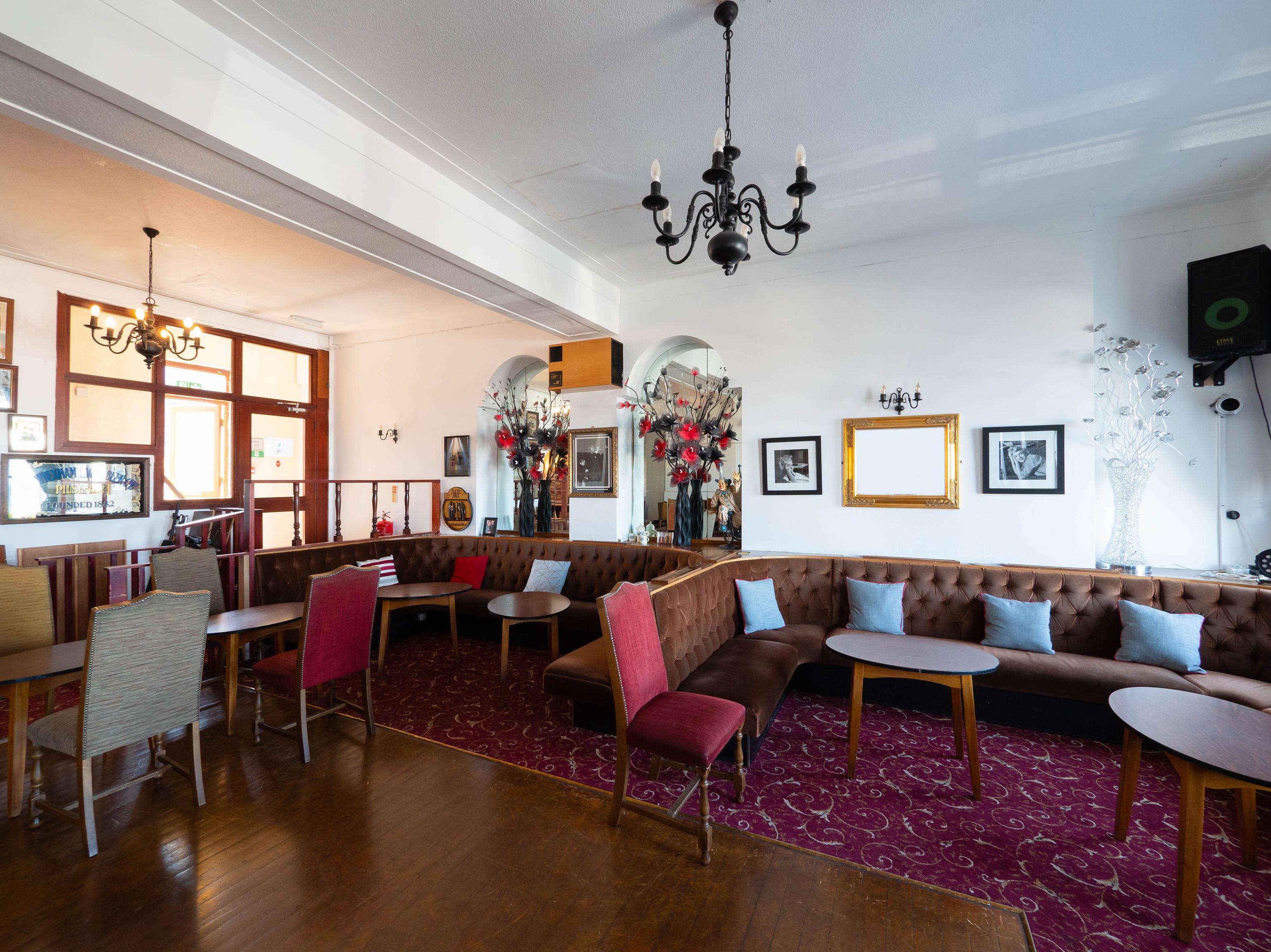 Whitehouse Hotel Ландъндо Екстериор снимка