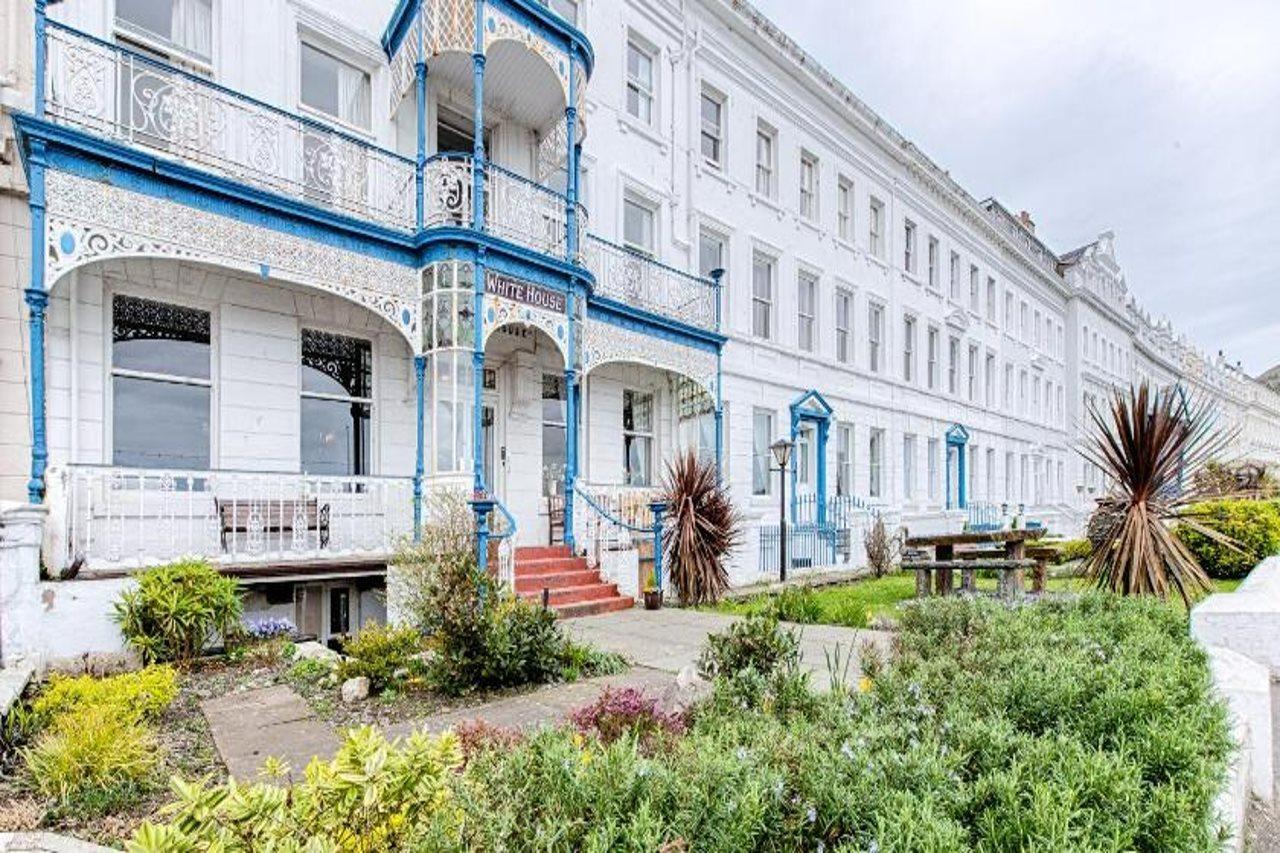 Whitehouse Hotel Ландъндо Екстериор снимка